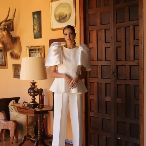 Alternative view of Conjunto Adelaida Blanco Cayetana by condes