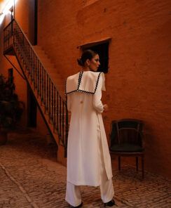 Alternative view of CONJUNTO BABEROLA BLANCO CAYETANA BY CONDES