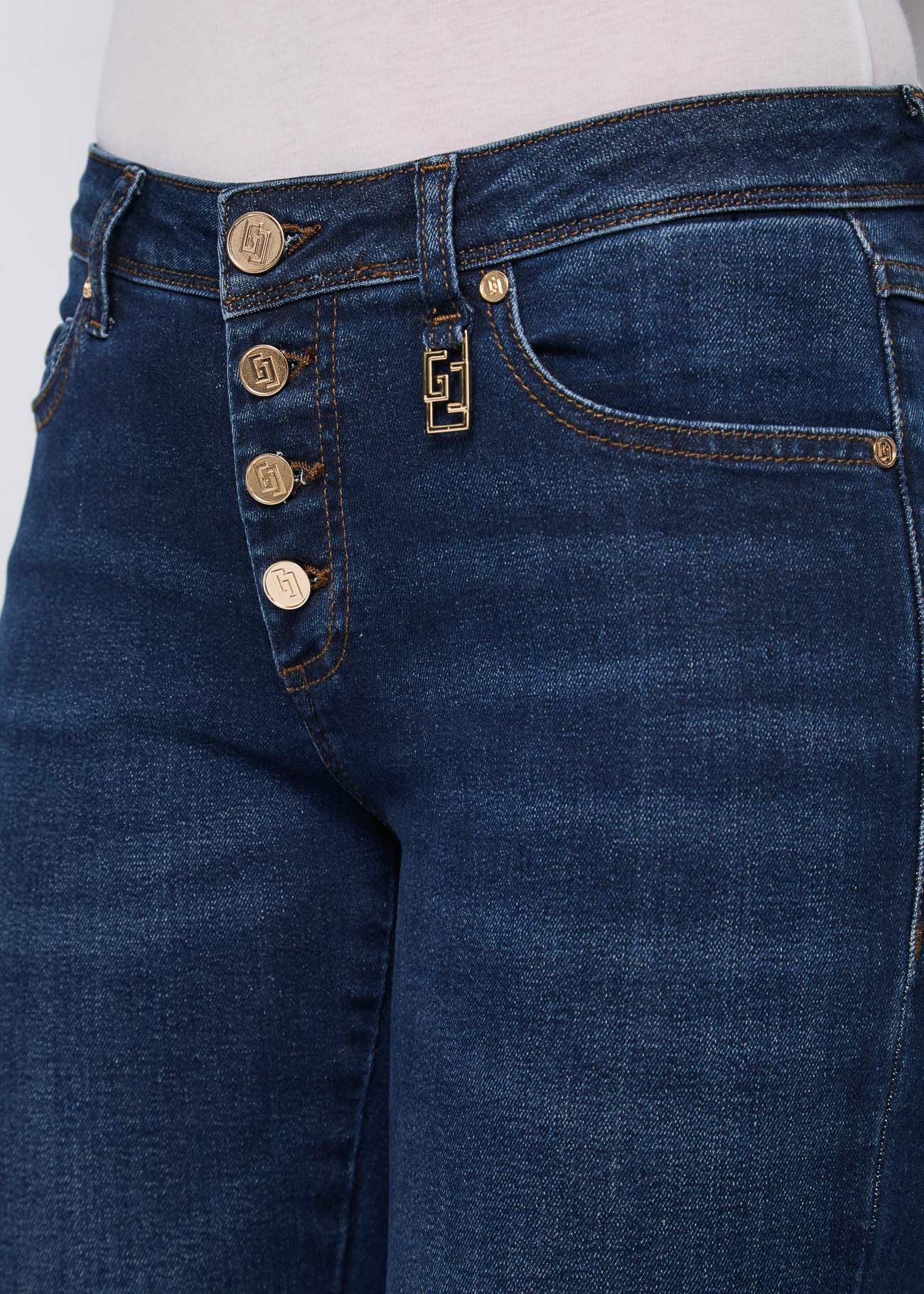 JEANS CON CHARM Y BOTONES GAUDÍ - Imagen 3