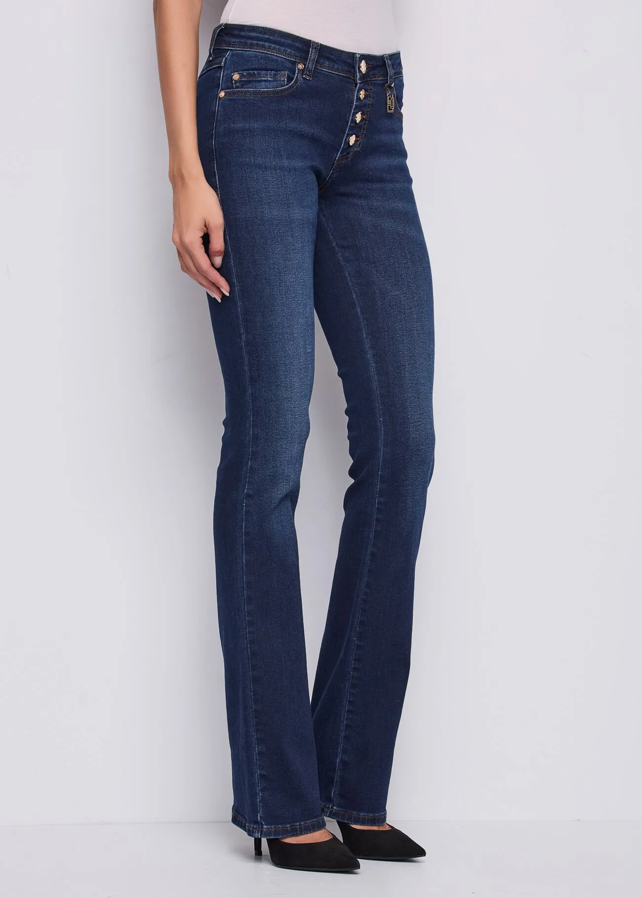 JEANS CON CHARM Y BOTONES GAUDÍ - Imagen 5