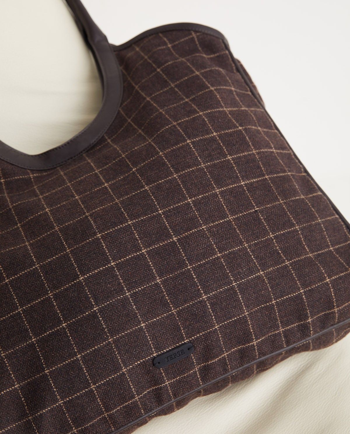 BOLSO MAXI TOTE ACABADOS PIEL MARRÓN YERSE - Imagen 2