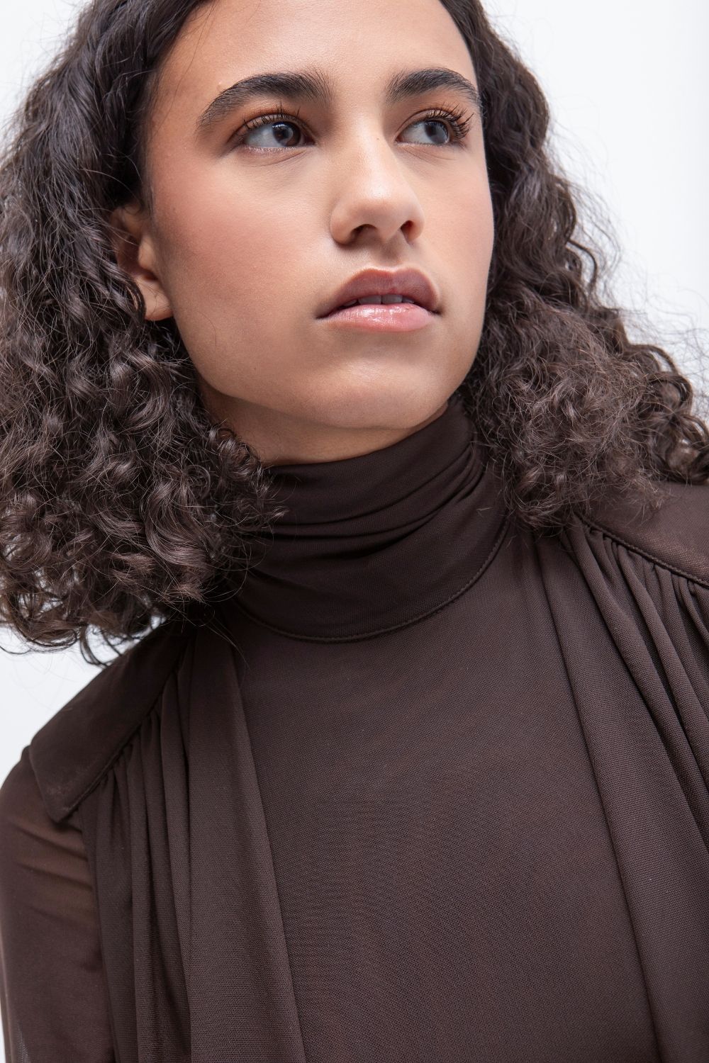 VESTIDO CORTO TULL BROWN MASAVI - Imagen 5