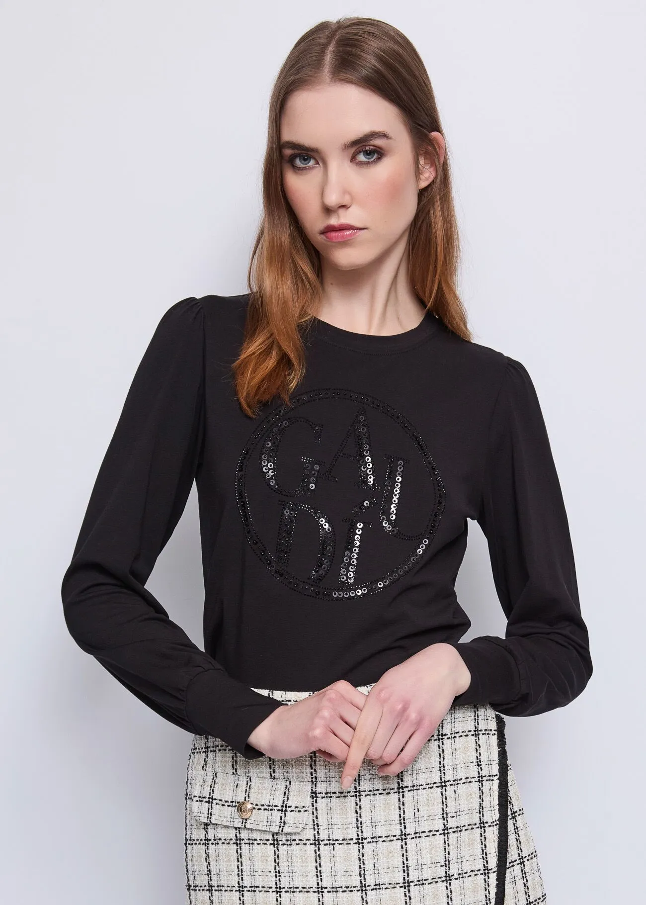CAMISETA NEGRA LOGO LENTEJUELAS GAUDÍ
