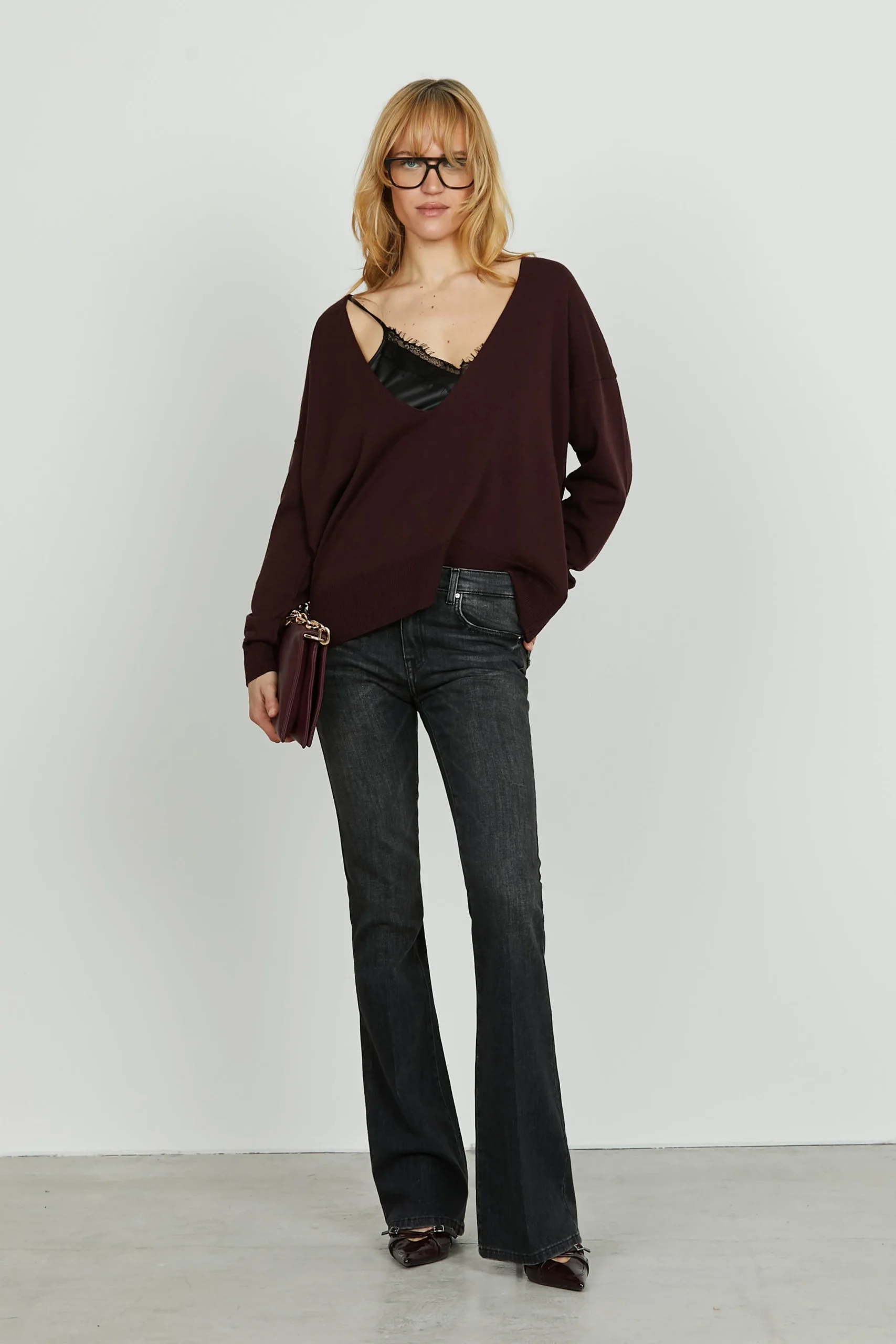 DENIM NEGRO ACAMPANADO RELISH