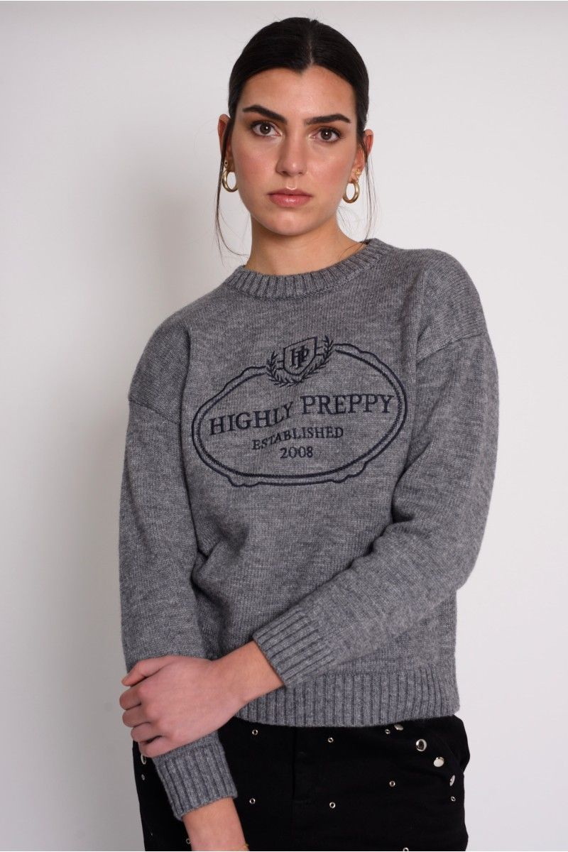 jersey-gris-bordado-highly-preppy.jpg
