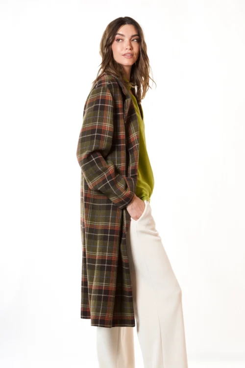 ABRIGO-A907-082-CAMISA-B384-776-PANTALON-P150-208.2.webp