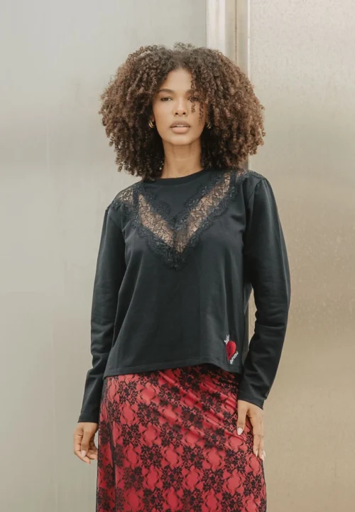 sudadera-reina-de-corazones (1).webp